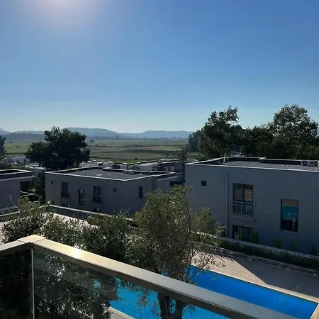 Красивая Новая Квартира С Бассейном דירה Milas